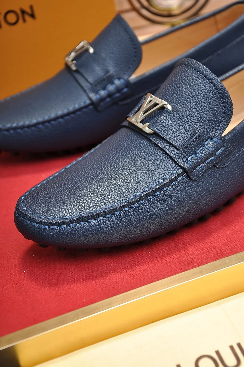 Men's men's shoes 💰420💶 [LV Doudou shoes] (water-dyed cowhide lining) new model is on the market, available on the official website. The new Doudou shoes are processed into single-color materials, and the uppers are made of imported horsehide leather. The body of the shoe is fully hemmed with mark thread, and is lined with imported original cowhide leather. The elegant shoe shape is super suitable for all-matching, and the size is 38-44.